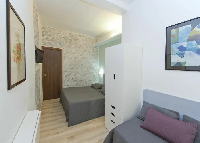 To Hotel Roma